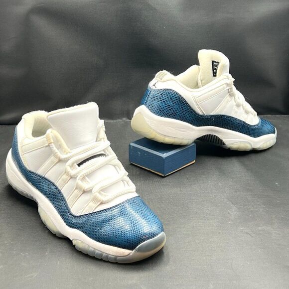 Air Jordan 11 Retro Low GS 'Navy Snakeskin' (2019) - Picture 3 of 10